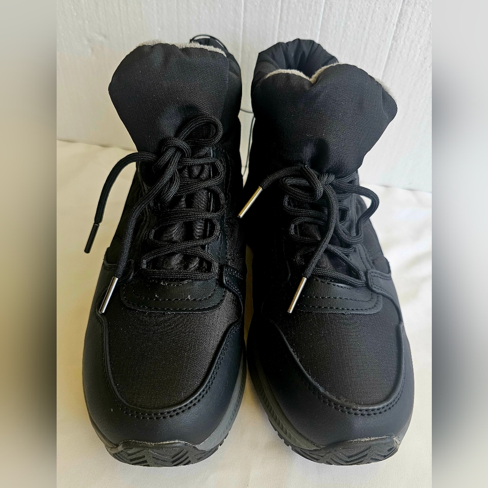 Ladies Eddie Bauer Black Balasana Winter Snow Ankle Boots Size 9M
